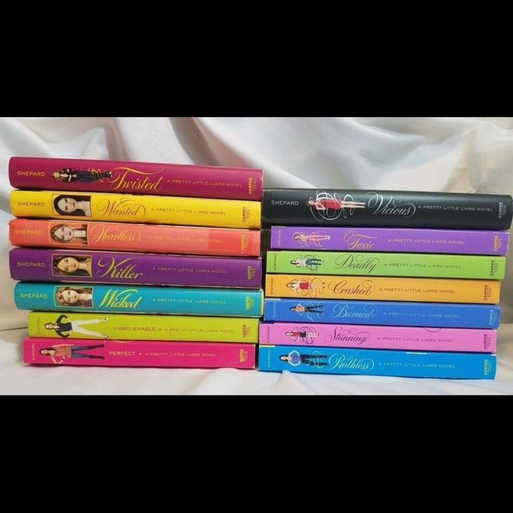Pretty Little Liars Book Series